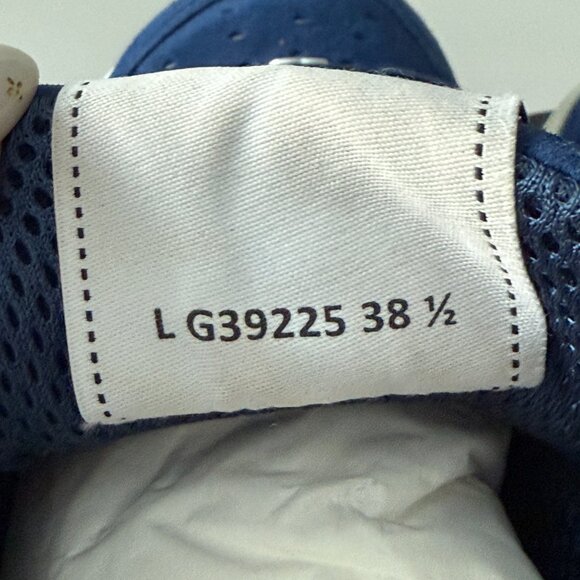 CHANEL Royal Blue Suede Sneakers - Picture 5 of 8